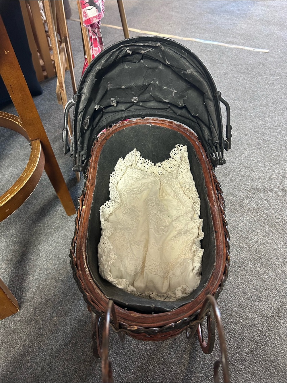 Antique-Style Wicker Baby Bassinet with Lace Liner - Black & Cream